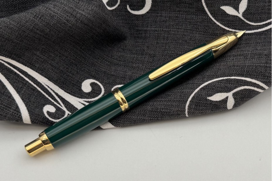 Pilot Capless Green Gold Trim Fountain Pen